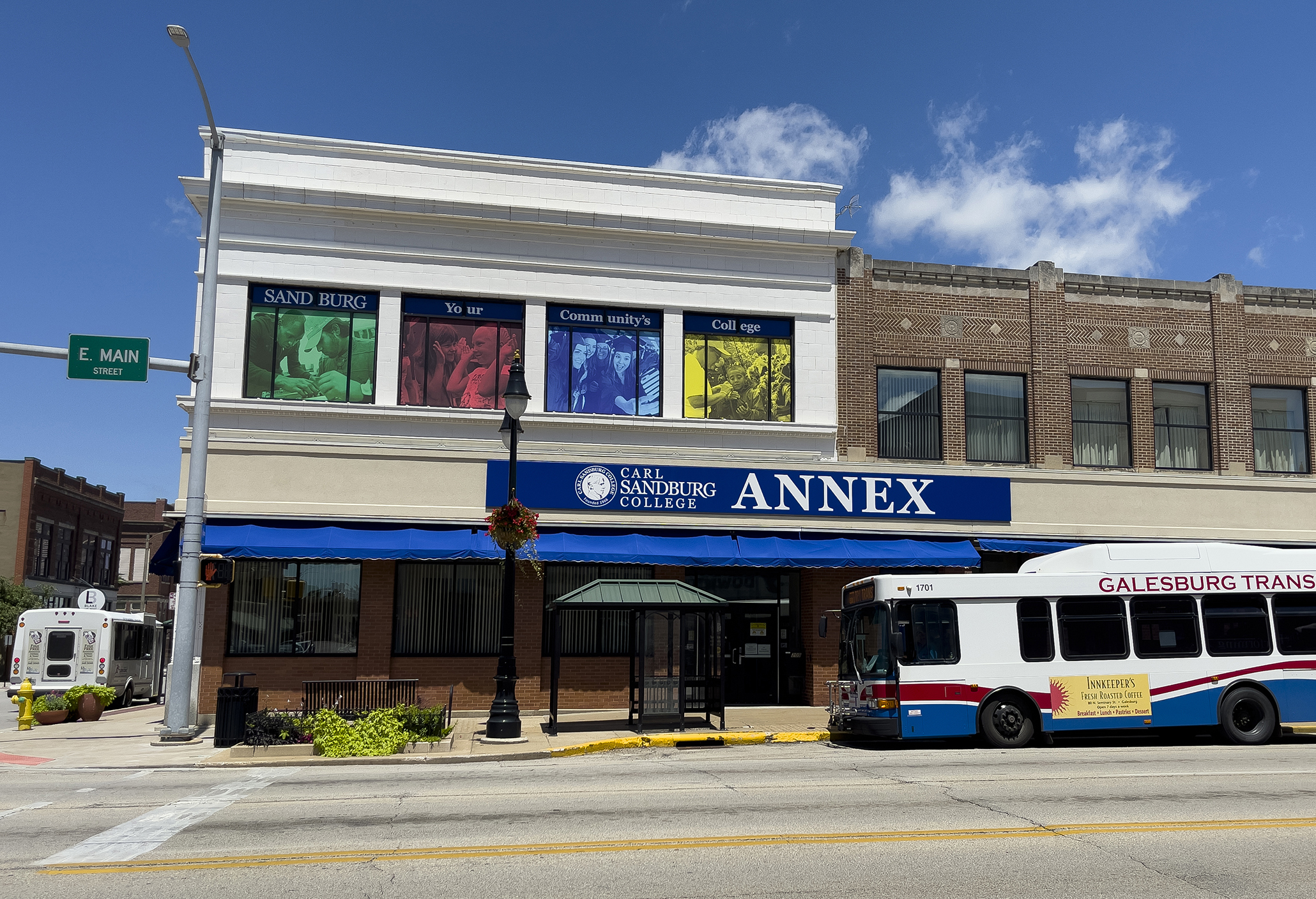 Exterior photo of Sandburg Annex building.