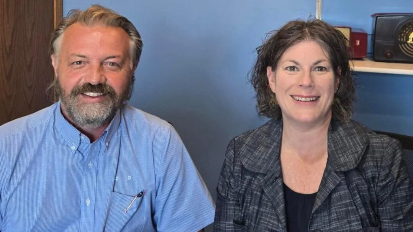 Eric Johnson and Sandra Gray in WRAM studio.